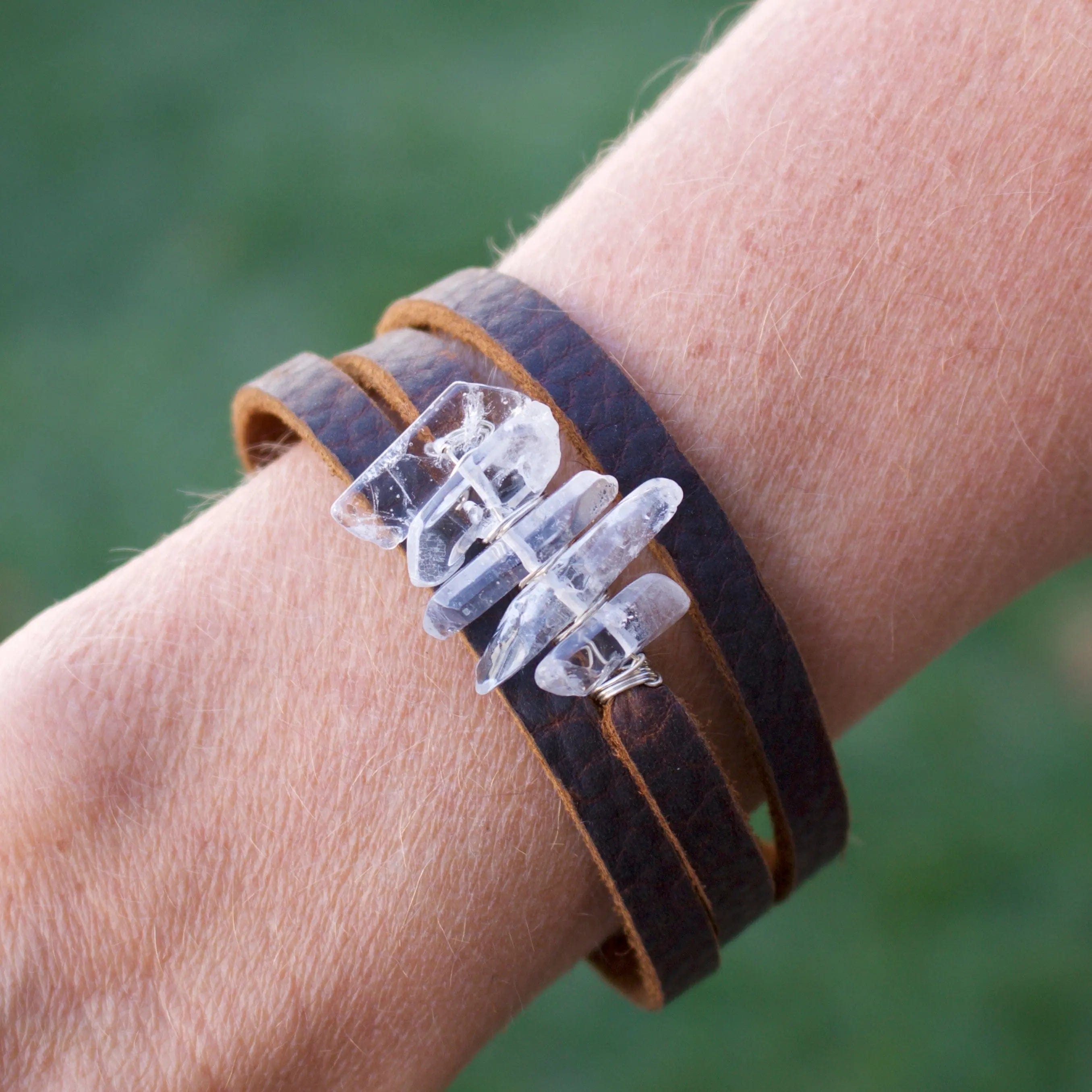 Leather bracelet DIY with free pattern - YouTube